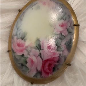 VINTAGE FLORAL PORCELAIN  PIN  PINK & RED ROSES Firm